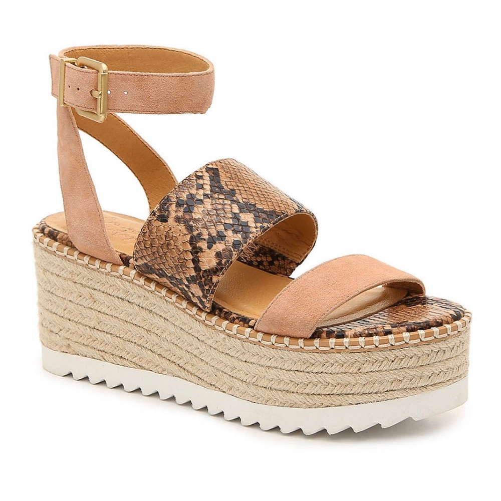 ❗️NIB Snake & Tan Wedge Sandal